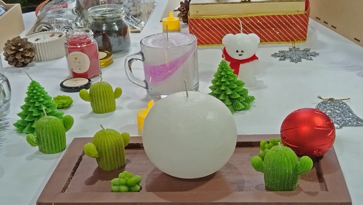 Con velas aromáticas iluminan festividades decembrinas en Puebla | Angélica Tenahua