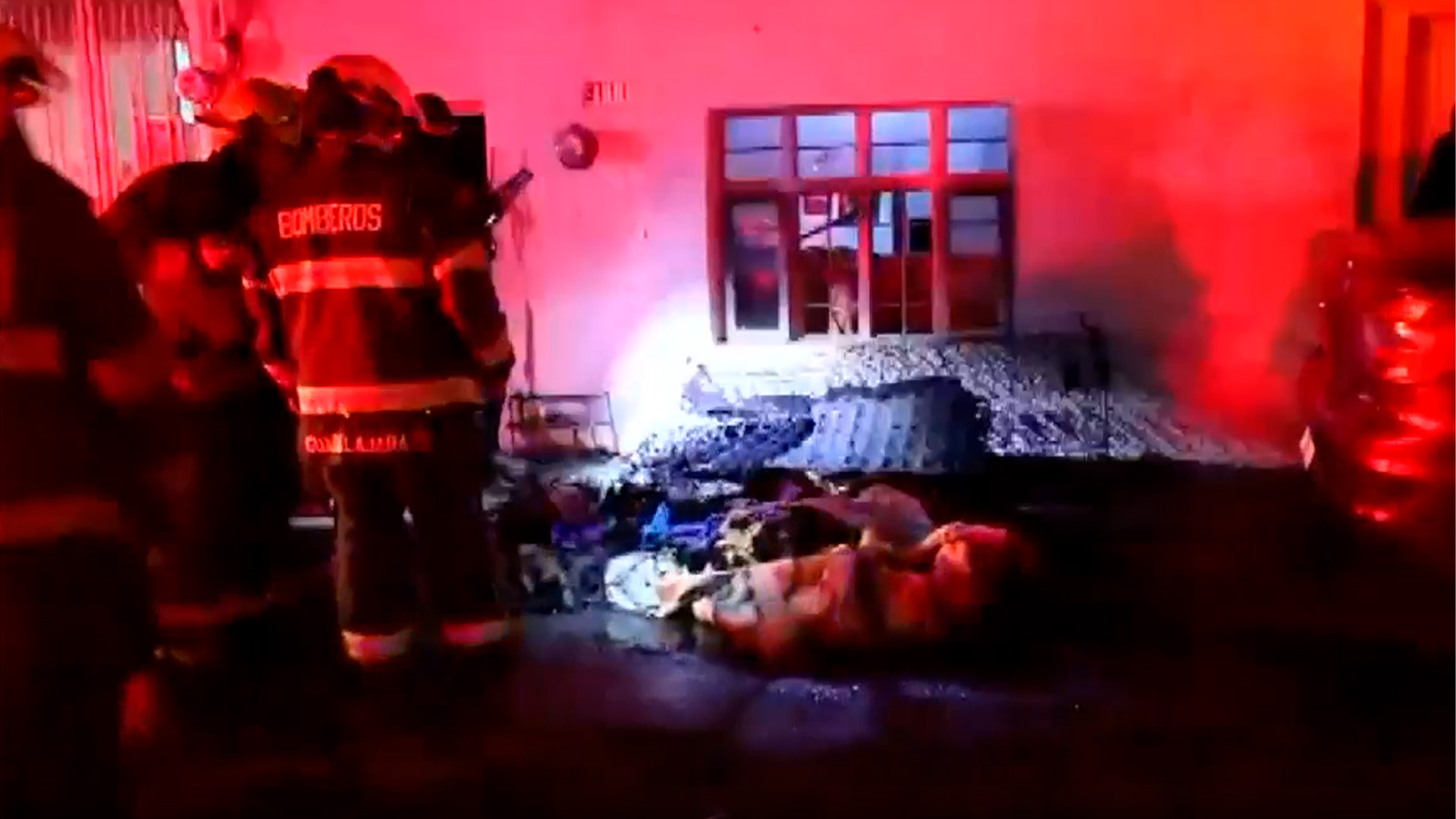 Dos adultos mayores resultan heridos por incendio en su vivienda en Guadalajara