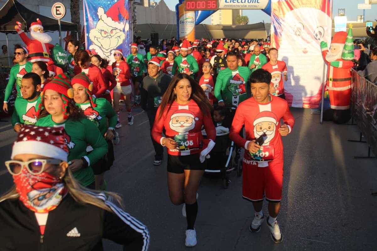 Carrera 'Corre Santa 2025'. | Rolando Riestra