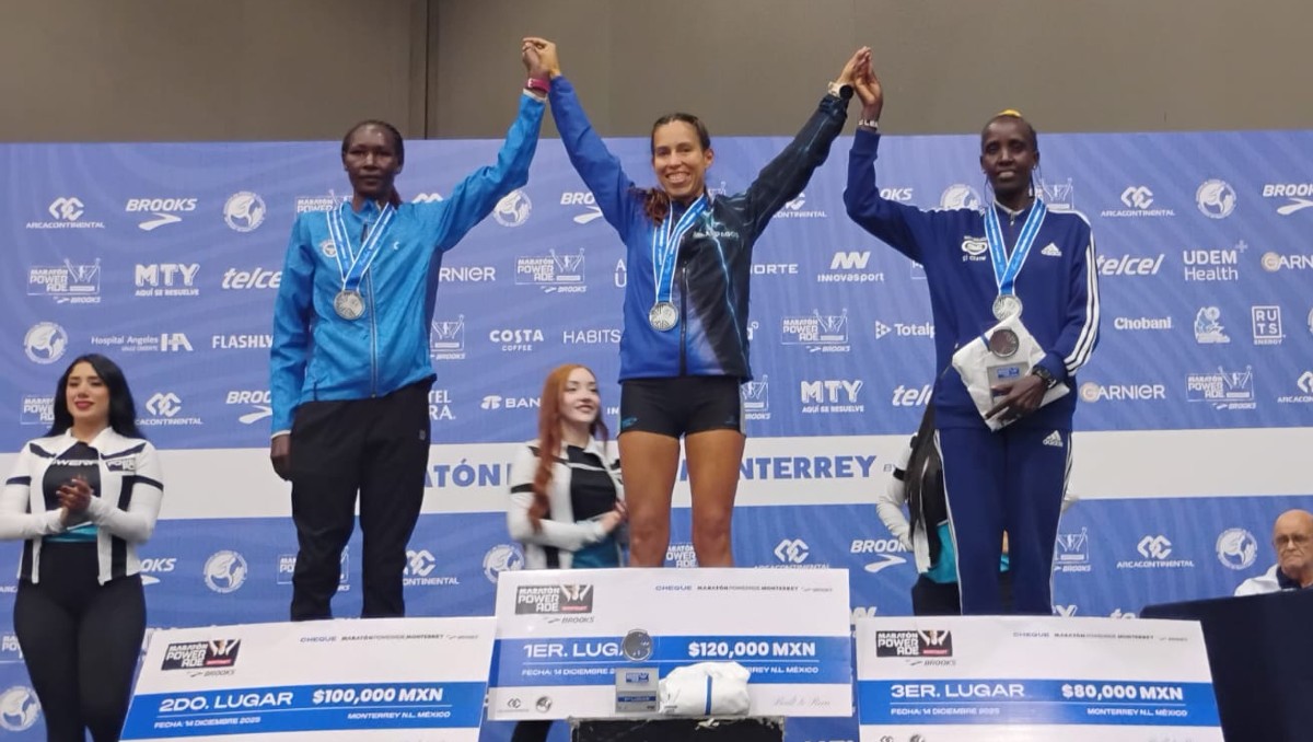 Mexicana Isabel Oropeza conquista el Maratón Powerade Monterrey 2025
