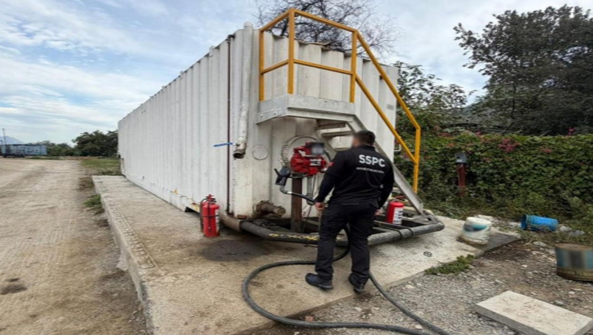 Autoridades aseguraron un contenedor con capacidad para 100 mil litros en Nuevo León. | Especial