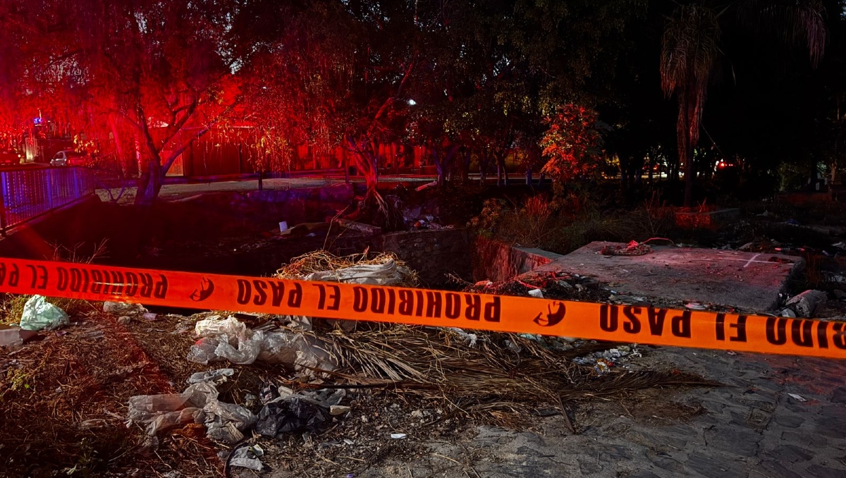 Policía de Tonalá también acudió al sitio del hallazgo y acordonó la zona (Foto: Usi Toledo)