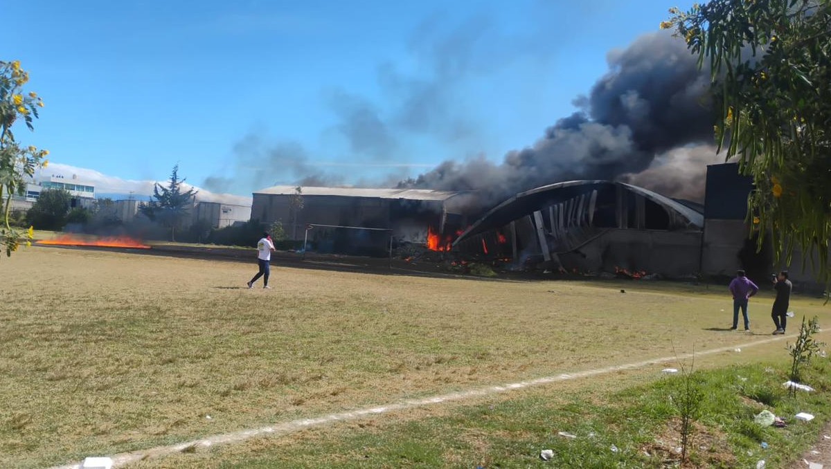 ¿Hay heridos? Esto sabemos de la avioneta que cayó en Toluca