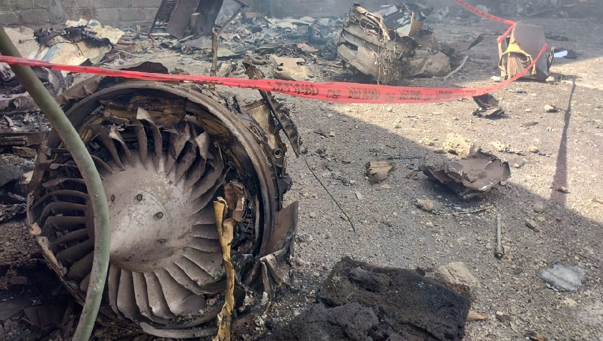 Las autoridades ya levantaron los restos de las diez personas que murieron en el desplome del jet privado. Foto: (PC Ocoyoacac)