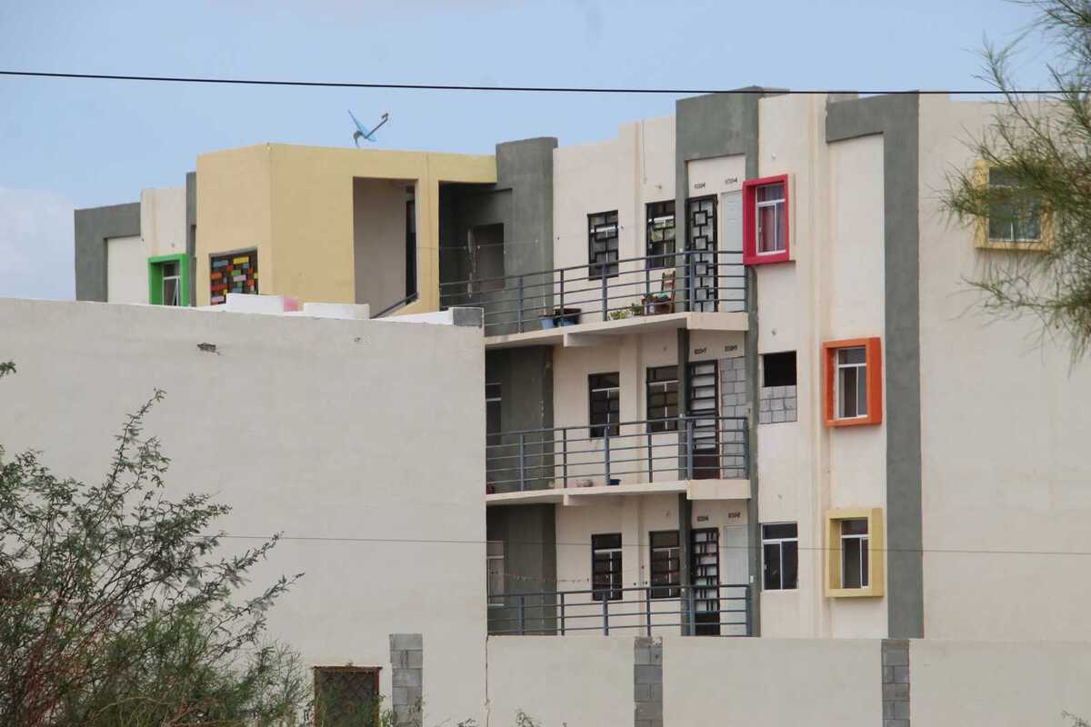 Betzabé Martínez contempla la donación de más hectáreas para la ampliación del programa de viviendas.