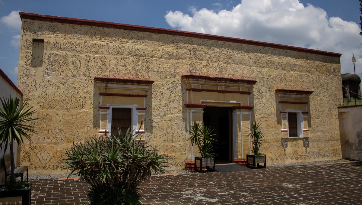 La Casa del Diablo: inmueble cuya fachada causa escalofrío en Puebla | Andrés Lobato