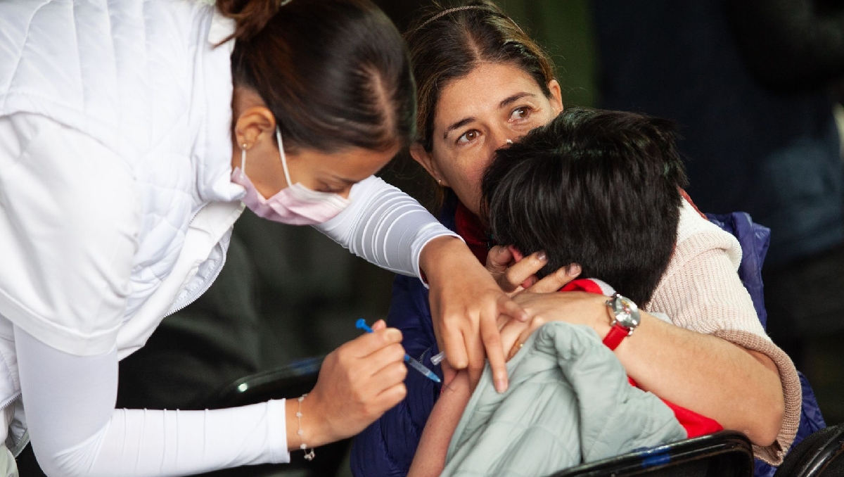 Ssa llama a vacunarse contra influenza; hay abasto y protege contra ‘super gripe’ H3N2