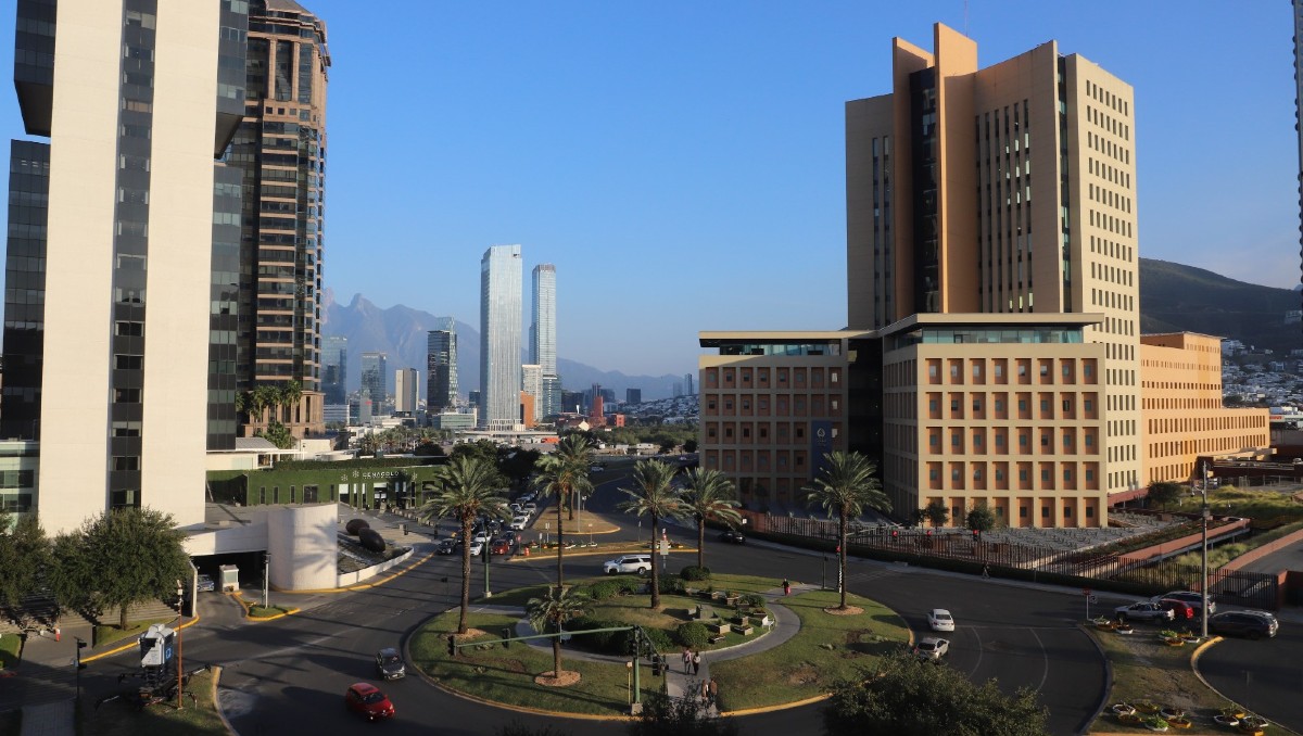 Zona Valle Oriente en San Pedro Garza García / Roberto Alanís