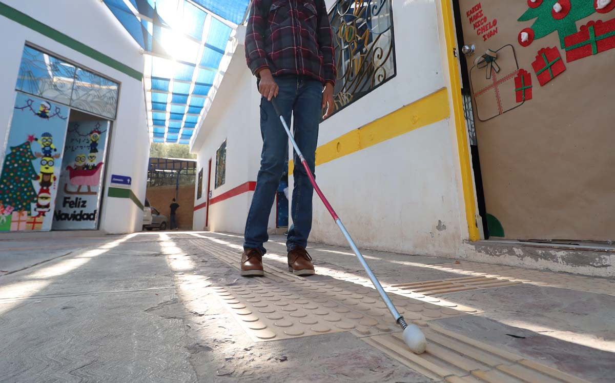 Ciudades no son aptas para personas con discapacidad visual. | Foto: Verónica Rivera