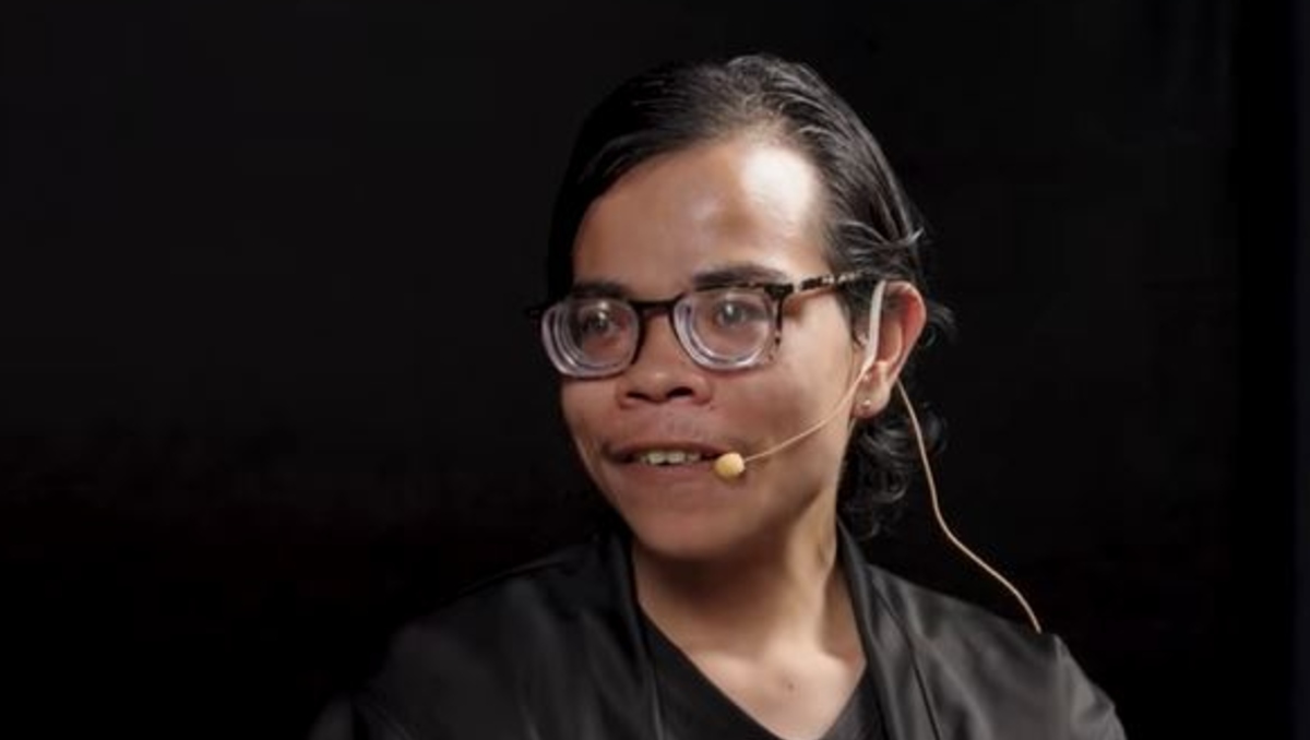 Tras revelar que no sabía leer, el 'Chico Pony' aprende y pronuncia su primera frase: "Tampoco se rindan" | Caso viral