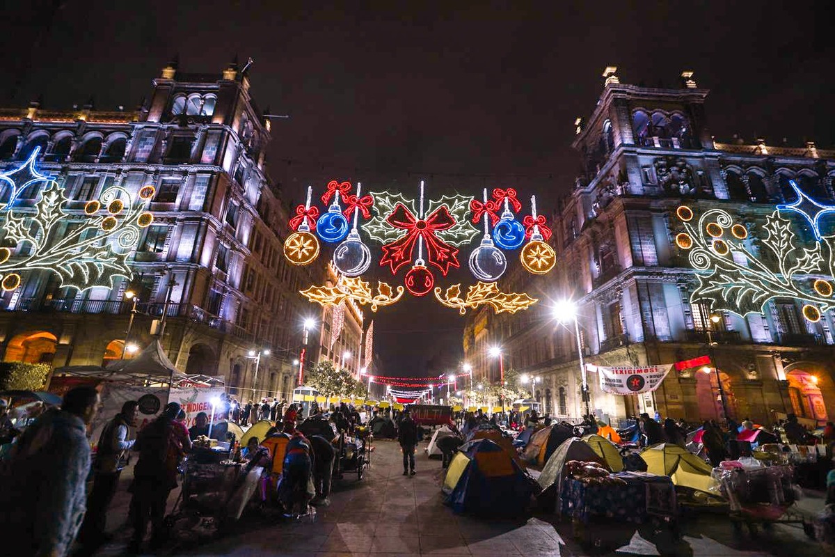 Luminaria navideña 2025 en el Zócalo de la CdMx. (Especial)
