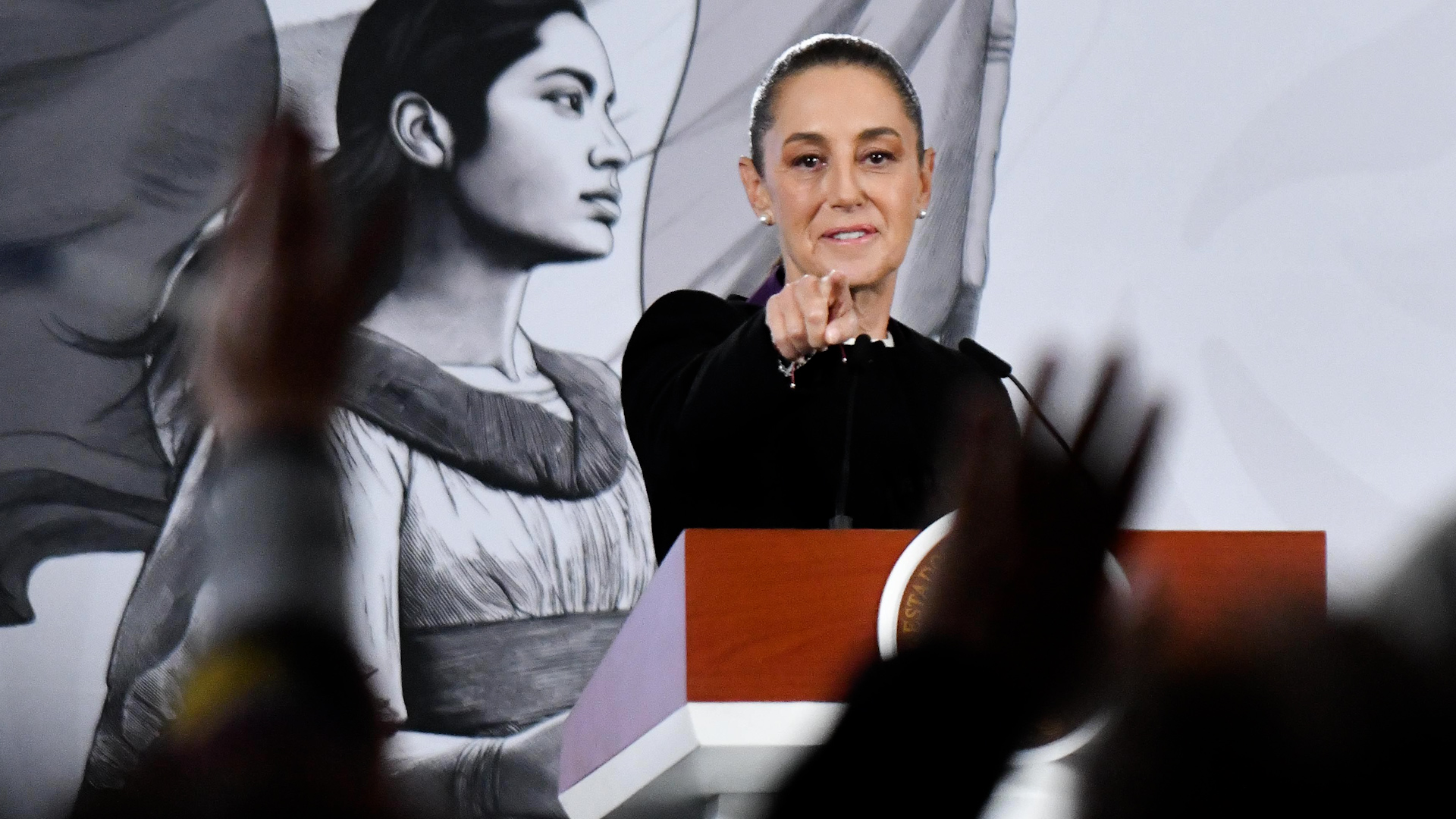 “No es necesaria tanta burocracia”: Sheinbaum sobre OPLES en reforma electoral