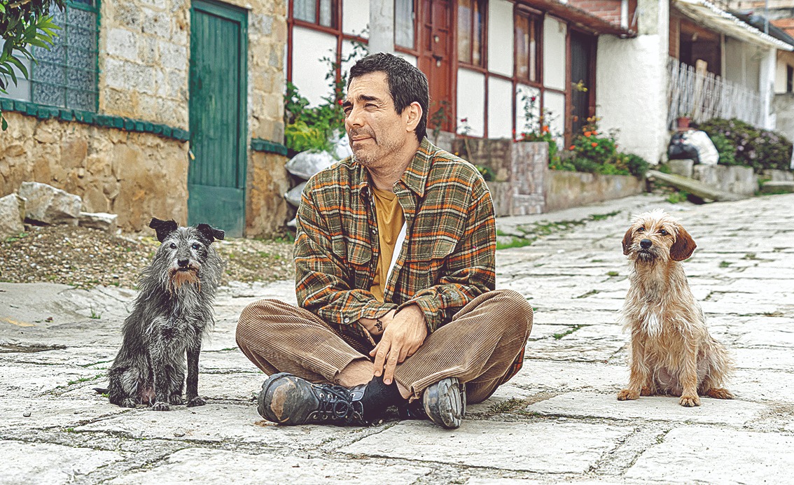 Omar Chaparro protagoniza la cinta que llega hoy a los cines / Especial