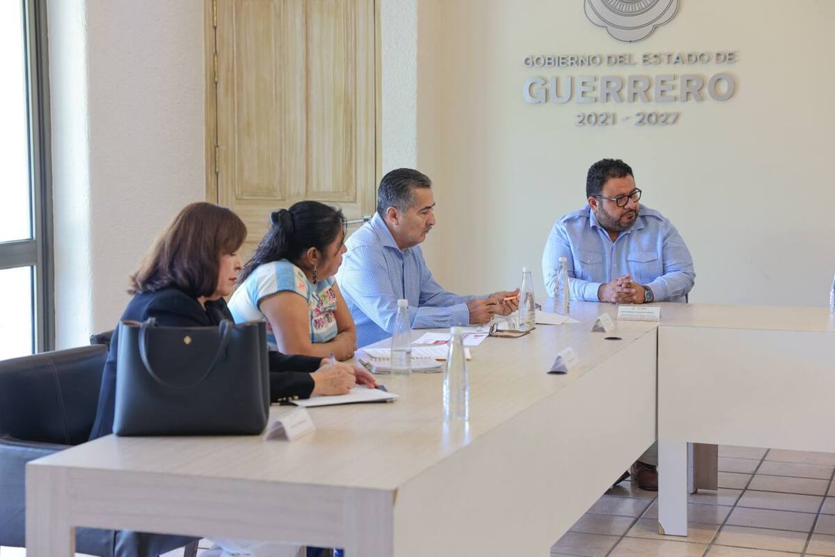 Familiares de luchadores sociales piden borrar el apellido Figueroa de espacios públicos en Guerrero