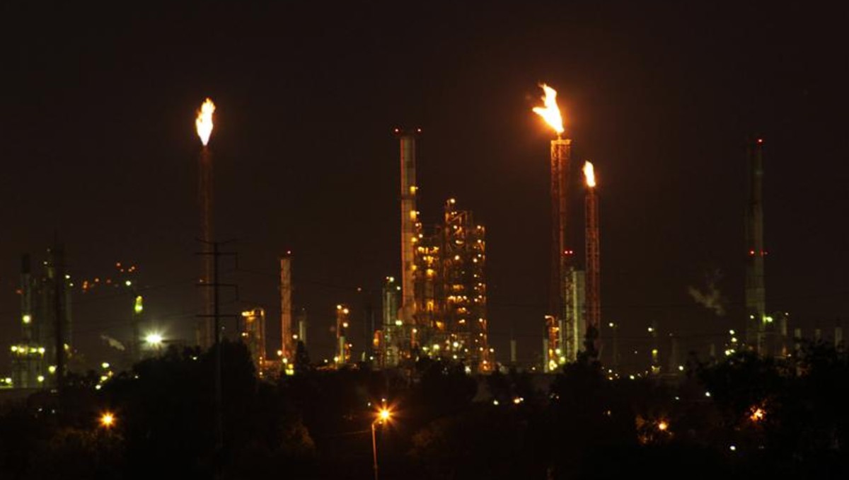 Refinería de Salamanca registra incendio de pipa | Especial