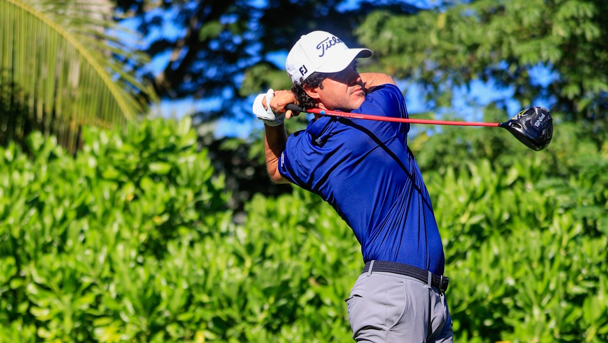 Sebastián Vázquez toma el liderato del Jaguar Open 2025