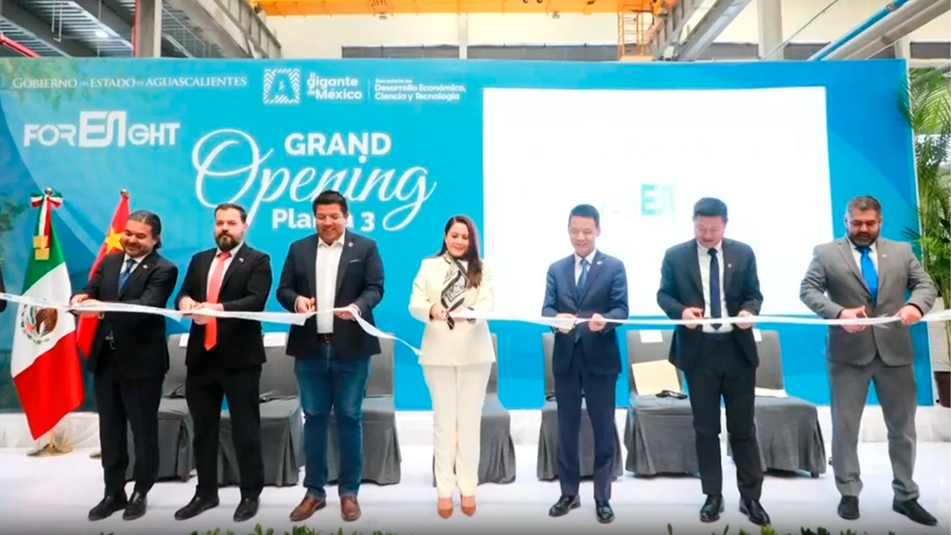 Tere Jiménez inaugura tercera planta automotriz de Foresight en Aguascalientes