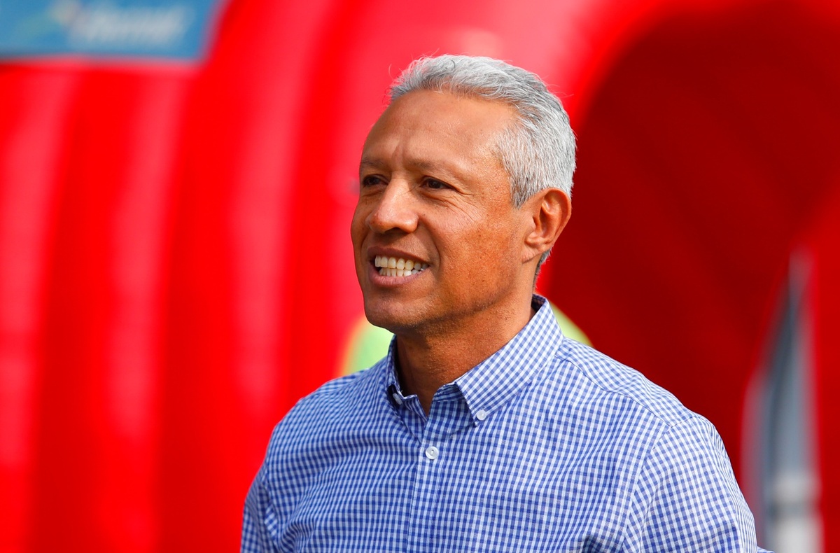 Roberto Hernández, el entrenador mexicano sembrando futuro lejos de casa (Imago7)