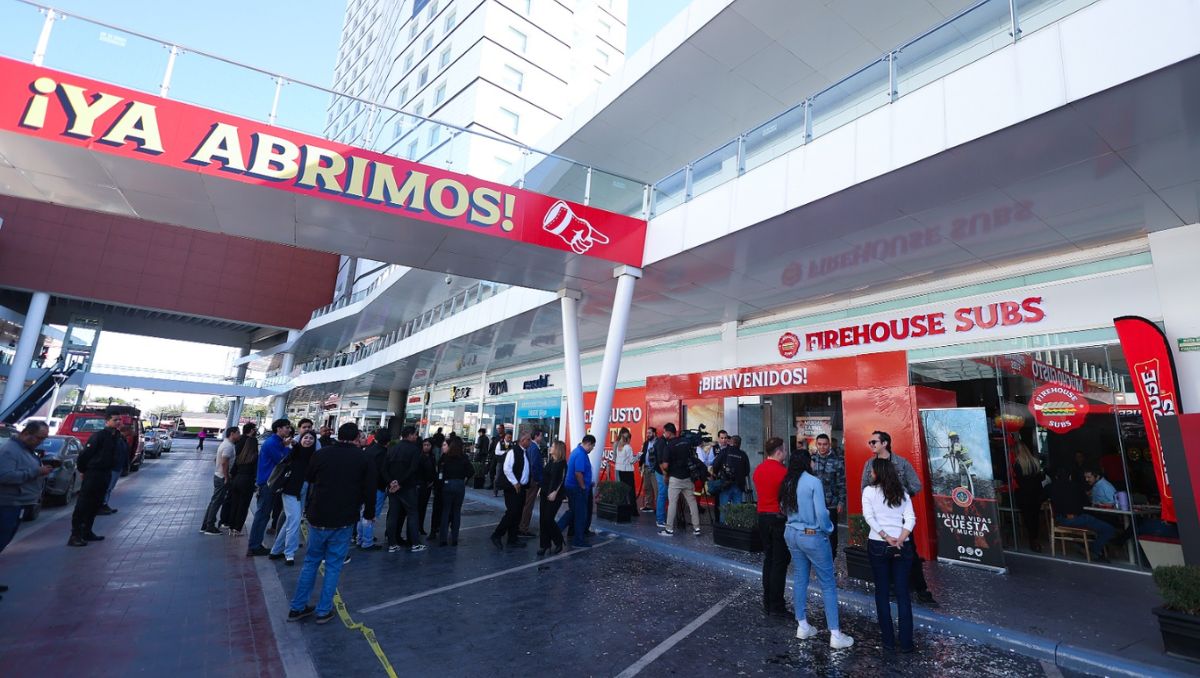 La primera tienda Firehouse Subs en la entidad se ubica en Paseo Tec al sur de Monterrey. | Jorge López