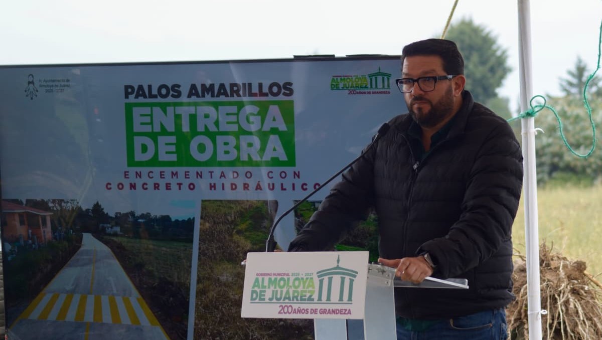 Adolfo Solis presenta vialidad en la comunidad de Palos Amarillos. | Especial