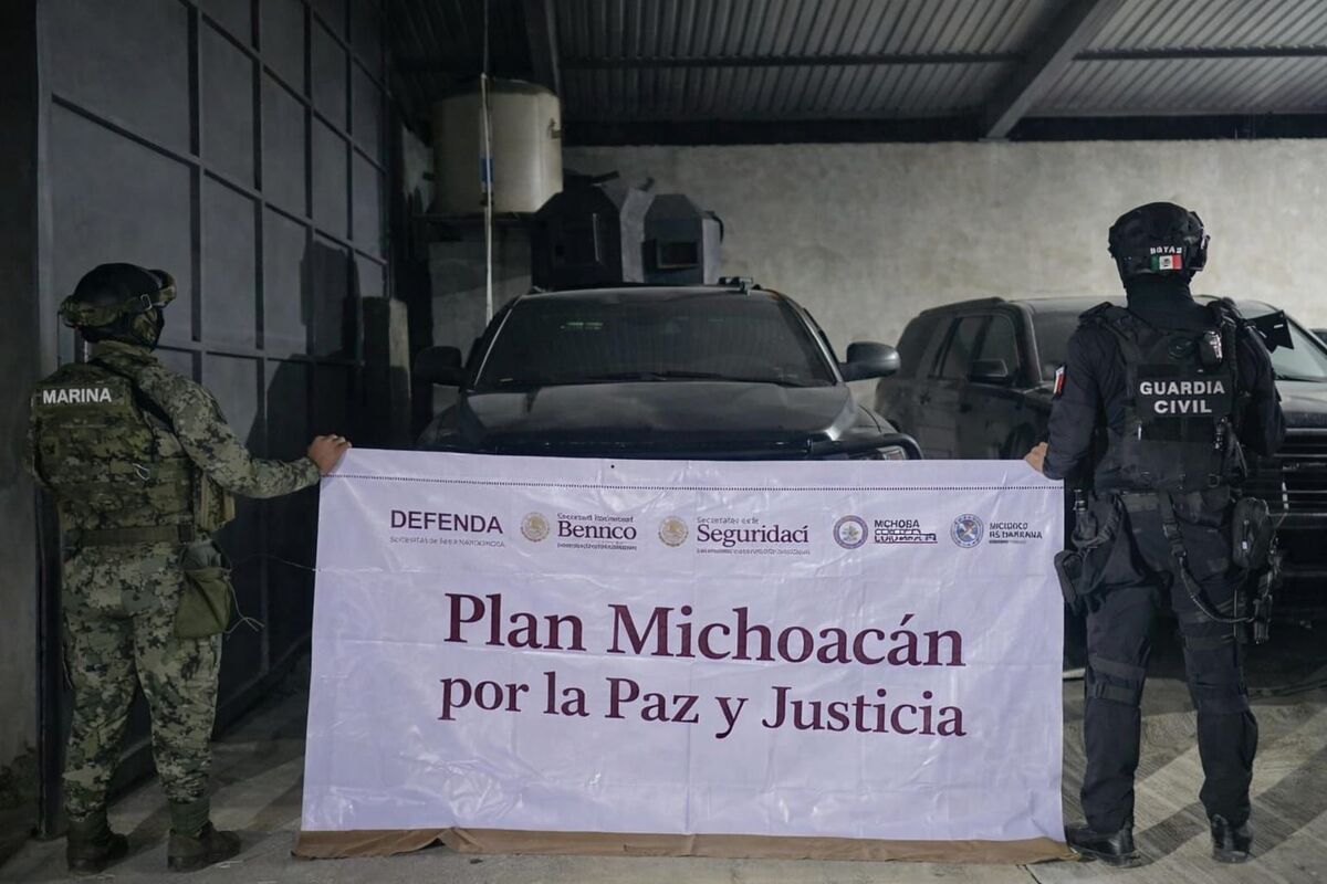 Aseguran presunta bodega para la fabricación de vehículos 'monstruo' en Michoacán