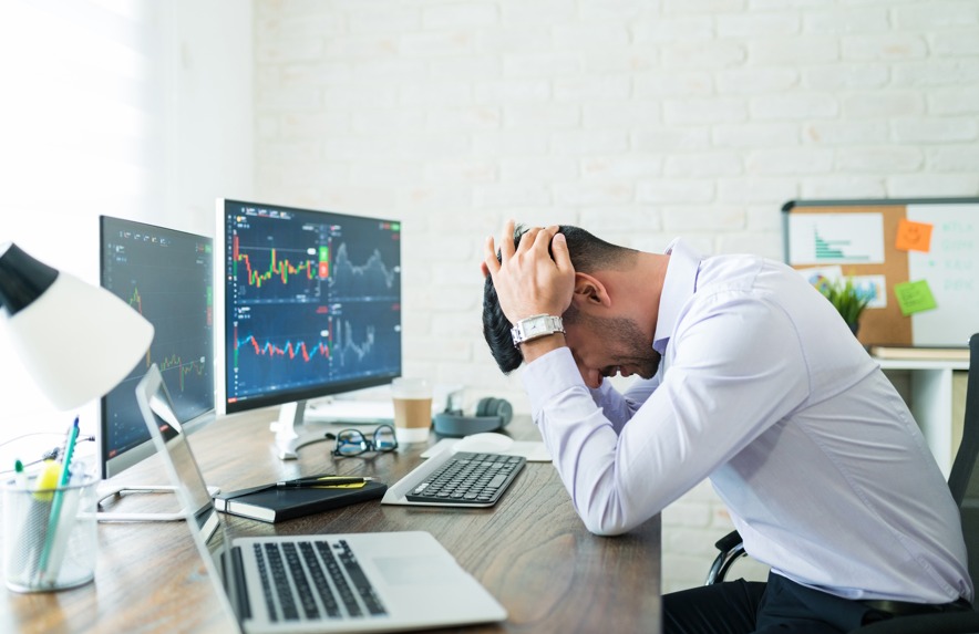 Jóvenes españoles se enfrentan a un desalentador panorama económico