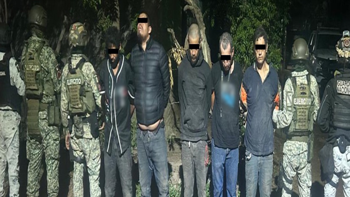 Detienen a 5 personas y aseguran más de 650 cartuchos en Nayarit