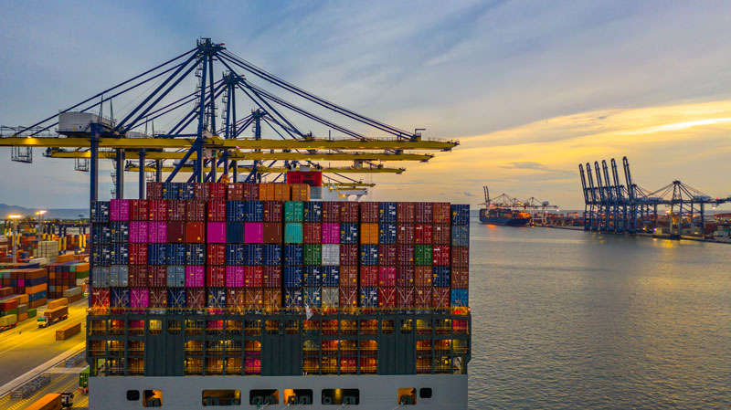 Nuevos aranceles a importaciones asiáticas protegerían 325 mil empleos: senador