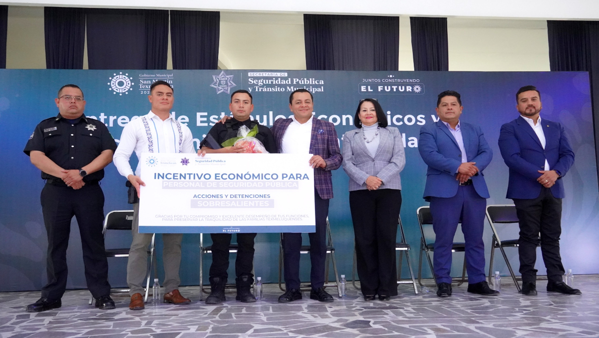 Estrega estímulos y reconocimientos a policías de Texmelucan, Puebla | Especial