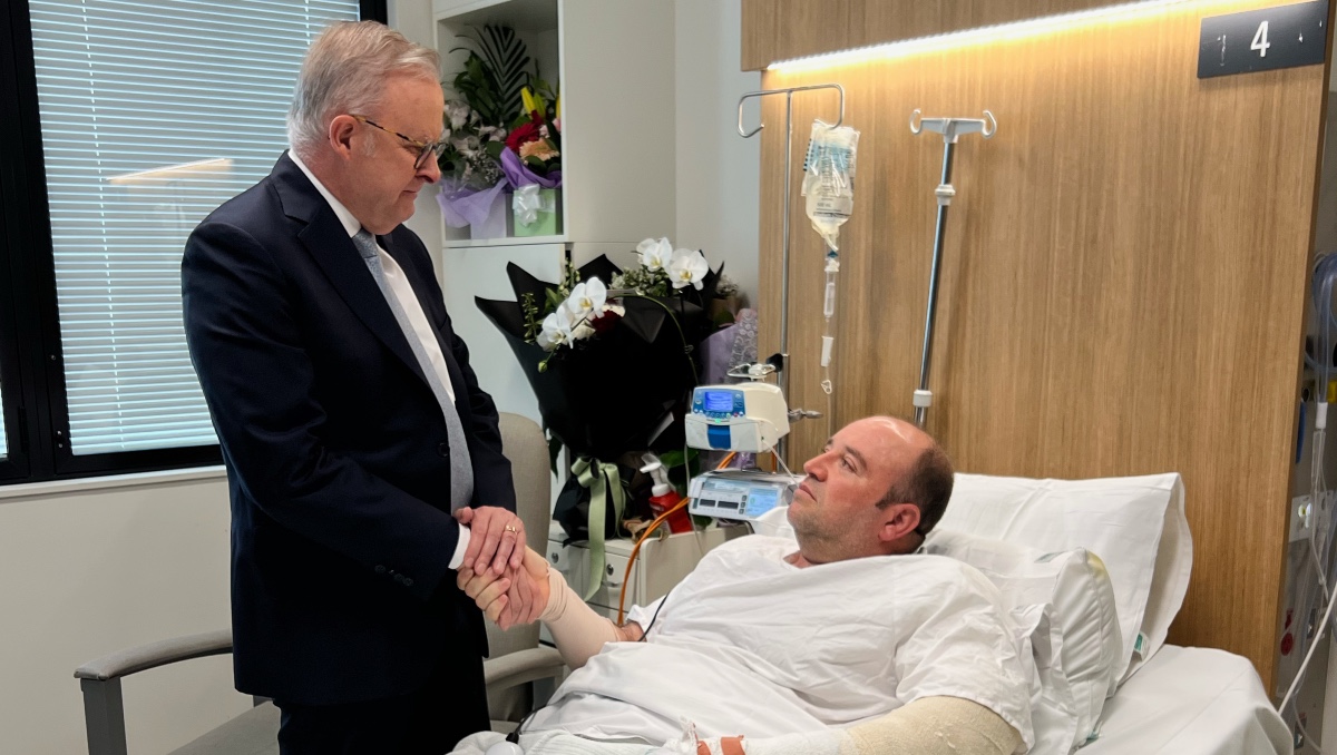 Ahmed al Ahmed, el héroe que frenó la masacre en Australia, recibe donaciones millonarias