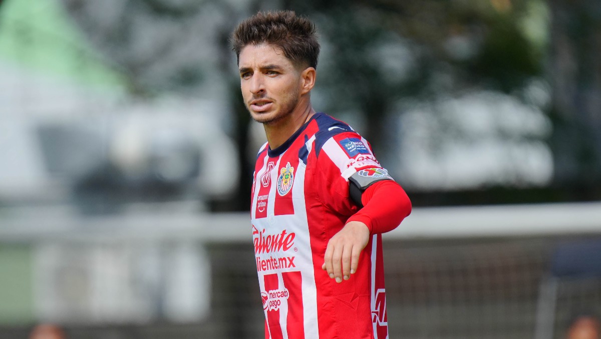 ¡Adiós a un ídolo! Isaac ‘Cone’ Brizuela no seguirá en Chivas, pero se mantendrá en activo