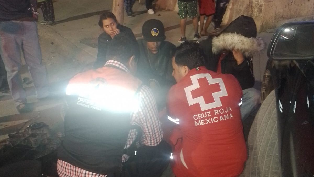 Javier junto a la mujer y el bebé terminaron en el asfalto con múltiples lesiones en el cuerpo. | Especial