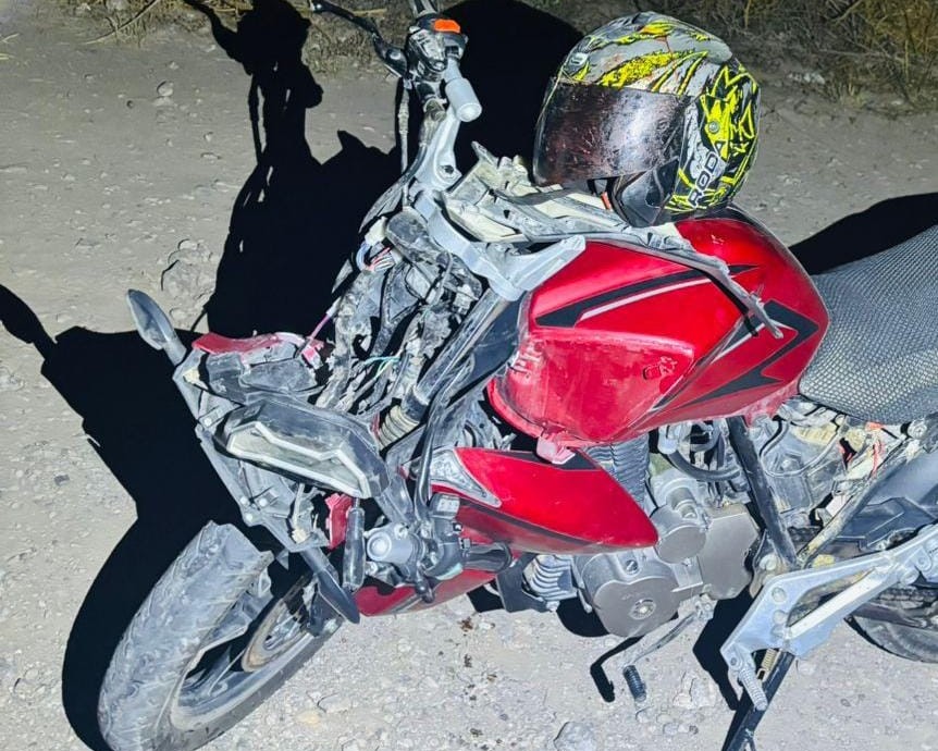 En San Pedro, motociclista es aventado por auto fantasma y queda grave. (Milenio Policía)