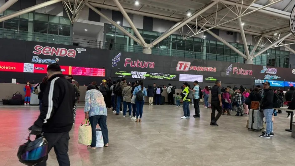 Alta afluencia en centrales de autobuses del sur de Veracruz y Puebla