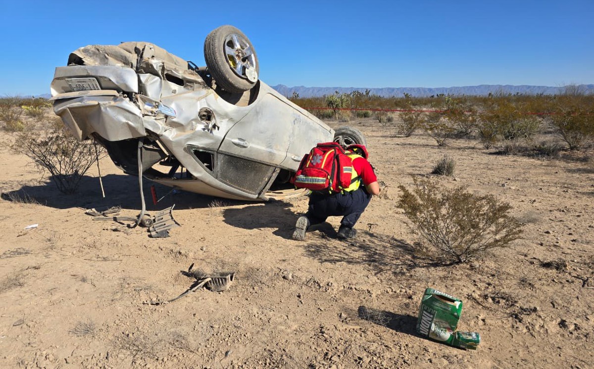 Los cuerpos de un hombre y una mujer salieron proyectados fuera del auto. l Especial