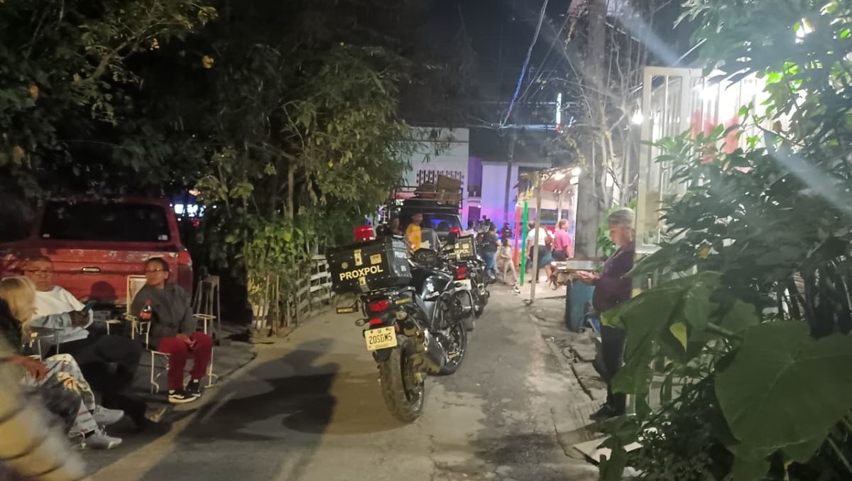 En el lugar familiares traspasaron el acordonamiento y rompieron en llanto al identificar a la mujer | Lolita Lastra