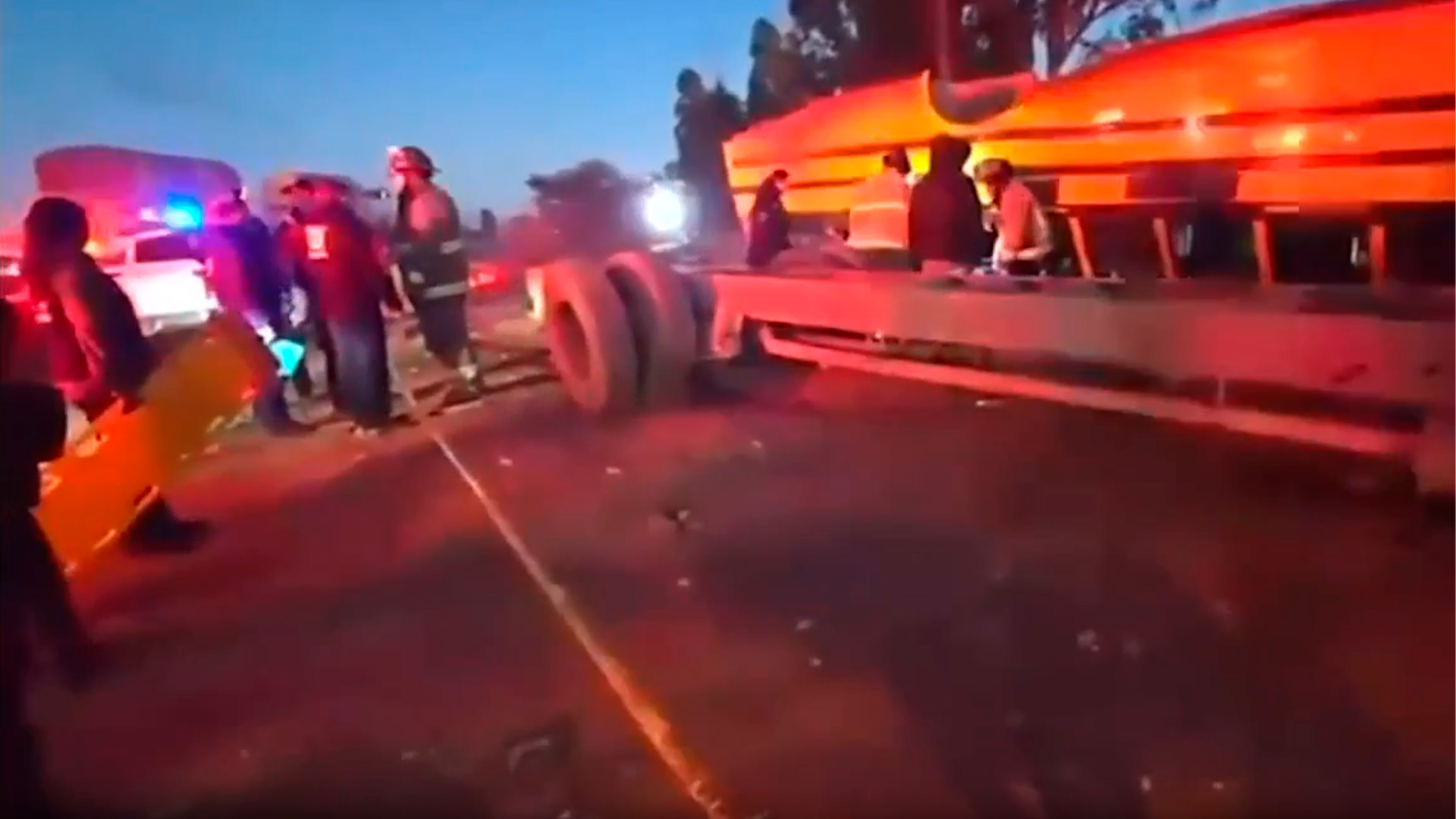 Volcadura de camión con jornaleros deja cinco muertos en Zacatecas