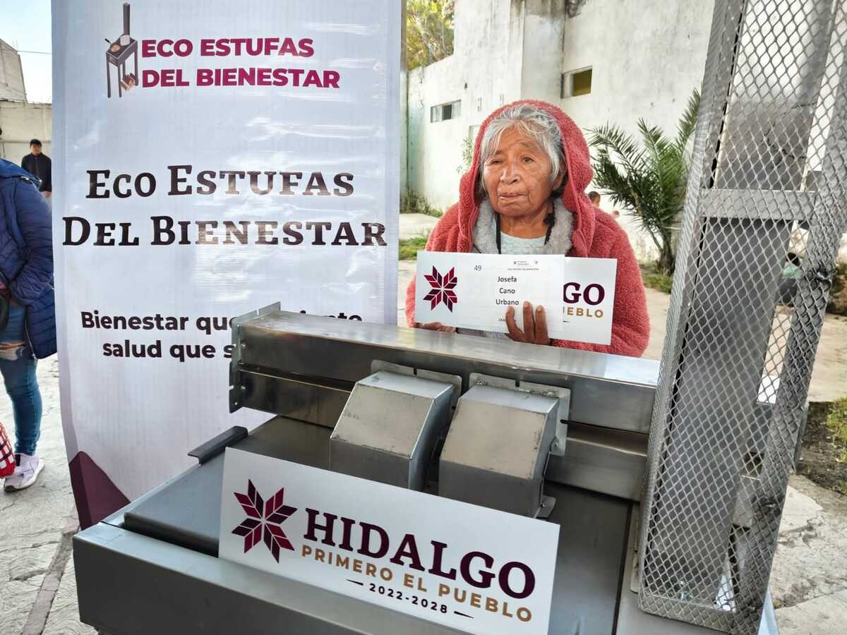 Autoridades municipales y estatales encabezaron la entrega de programas sociales en Chilcuautla.