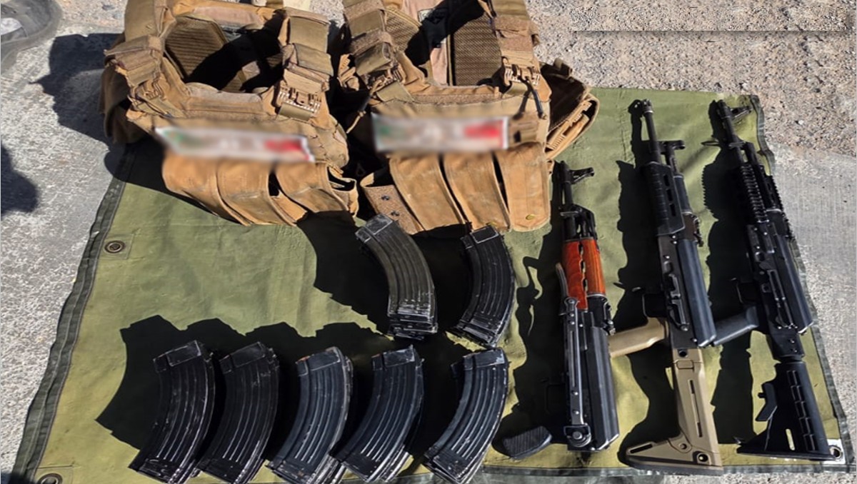 Detienen a un menor a bordo de un vehículo y le aseguran armas en Jalisco