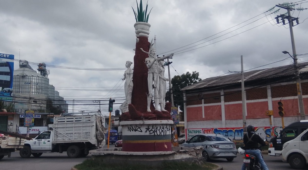 Ya fueron enmallados y confinados 23 kilómetros de vía del Tren Suburbano de Lechería al AIFA. (Foto: Carlos Zaid)