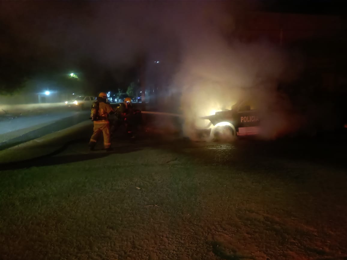 Gómez Palacio aclara que patrulla incendiada estaba fuera de servicio.| Especial.