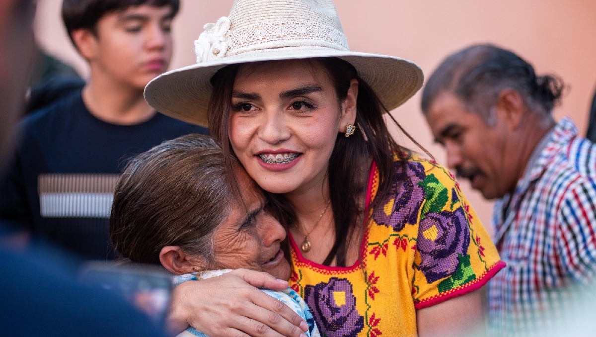 Grecia Quiroz inaugura farmacia gratuita en Ziracuaretiro; “legado de Carlos Manzo sigue”, dice