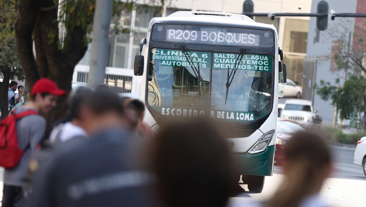 Transporte público en Nuevo León / Jorge López
