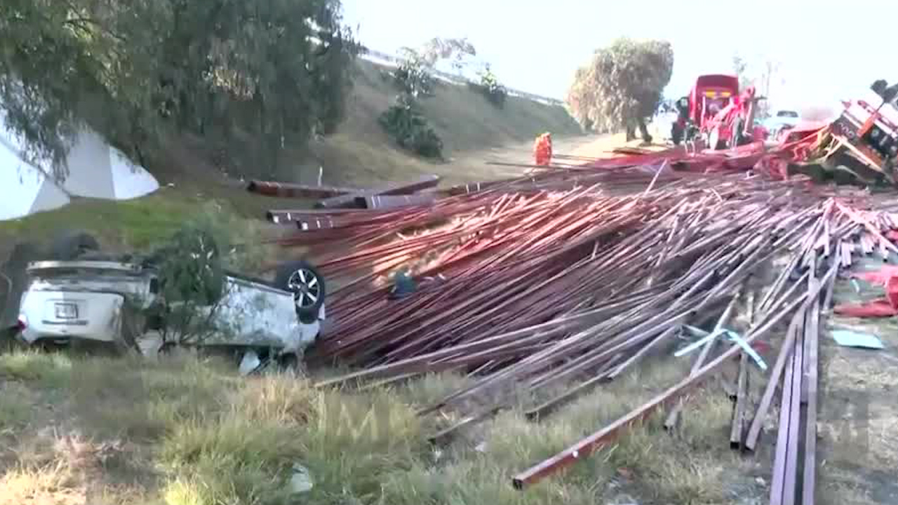 Volcadura de tráiler provoca afectaciones en la autopista México–Pachuca