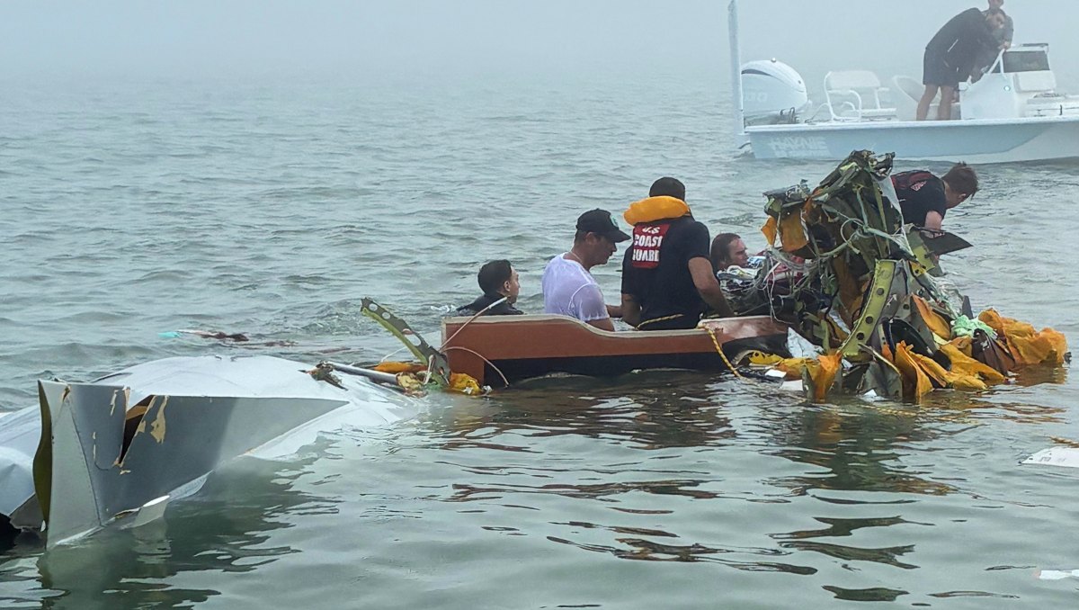 El avión llevaba a ocho personas a bordo, según los reportes oficiales | AP/Sky Decker Jr.