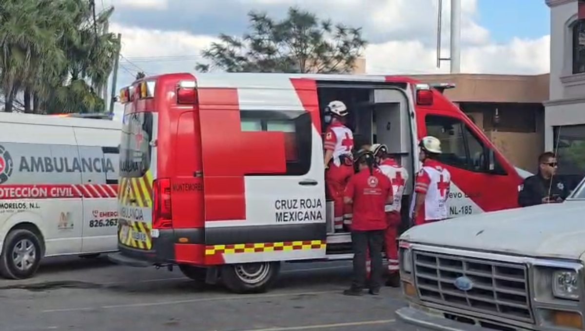El lesionado fue atendido por paramédicos en el sitio.