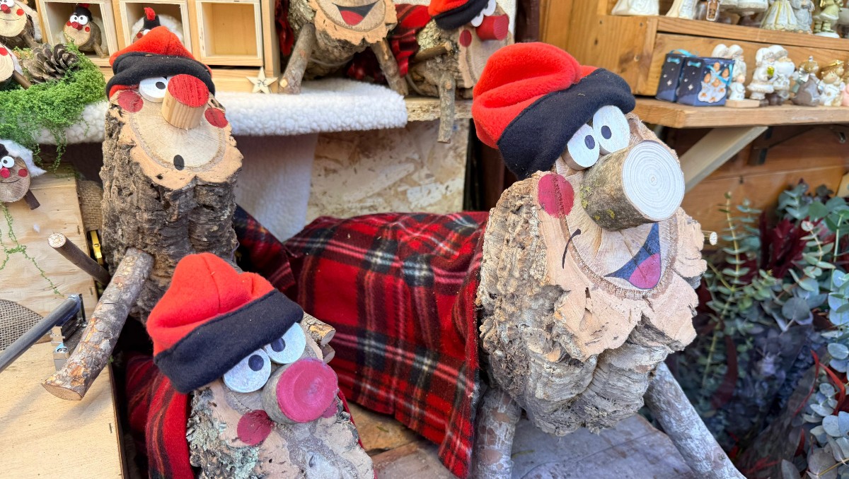 El Tió de Nadal: el tronco que ‘caga’ regalos en Barcelona