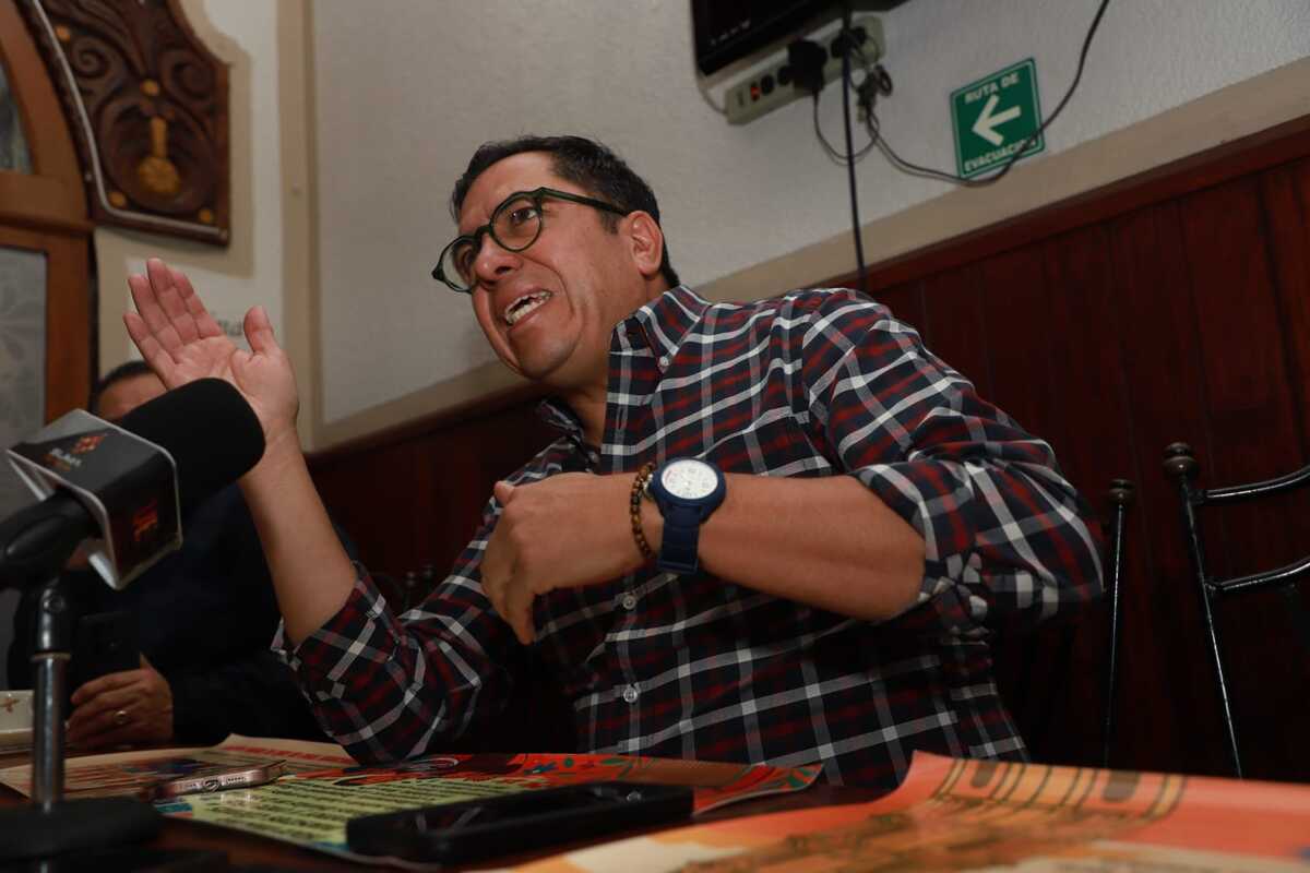 Ricardo Crespo Arroyo, diputado federal de Morena, durante una conferencia de prensa. (Jorge Sánchez)
