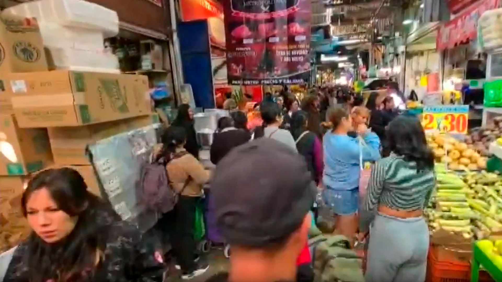 Alta afluencia en la Central de Abastos de Pachuca por compras navideñas