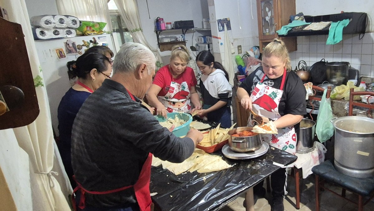Celebra la familia Loredo Jiménez un año más con los tradicionales tamales para Navidad en Nuevo León | Orlando Maldonado